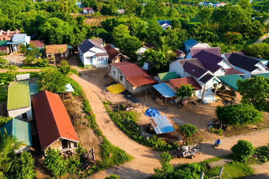 Người dân Cư Jút đồng thuận sắp xếp thôn, buôn, bon để tạo động lực phát triển