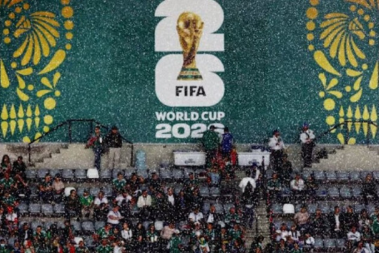 Trận Mexico vs Ecuador tại World Cup 2026 bị hoãn vì sét đánh quanh sân Azteca