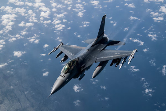 Mỹ huấn luyện AI không chiến ngoài tầm nhìn trên nền tảng tiêm kích F-16