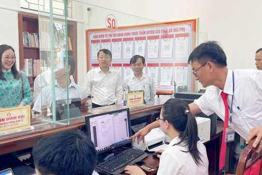 Chuyển xếp ngạch chuyên viên chính các chức danh thuộc HĐND xã