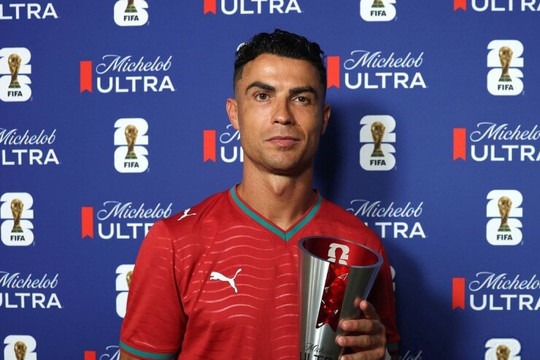 Bồ Đào Nha hạ Croatia 2-1: Ronaldo lập kỷ lục lịch sử và giọt nước mắt tri ân Jota