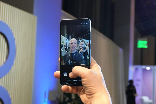 Giải mã nâng cấp camera trên Galaxy S27: Cảm biến vuông 16MP thay đổi cuộc chơi selfie