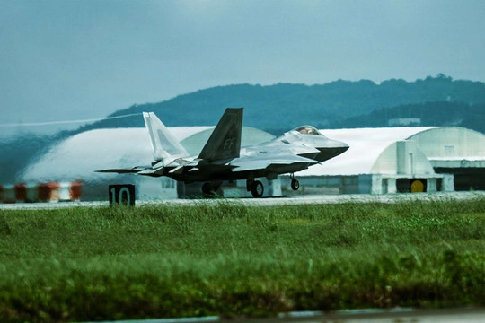 Chiến lược duy trì ưu thế của F-22 tại Kadena và bước tiến lá chắn laser Israel
