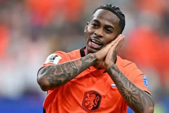 Man Utd đàm phán chiêu mộ Crysencio Summerville giá 50 triệu bảng