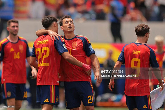Tây Ban Nha hạ Áo 3-0: Oyarzabal rực sáng đưa La Roja vào vòng 1/8 World Cup