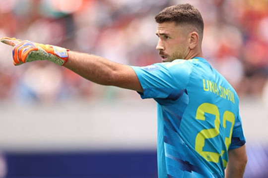 Unai Simon lập kỷ lục World Cup với 519 phút giữ sạch lưới xô đổ huyền thoại Walter Zenga