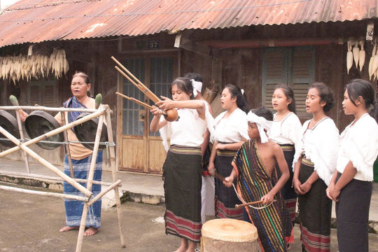 Thiết tha điệu hát h’ri