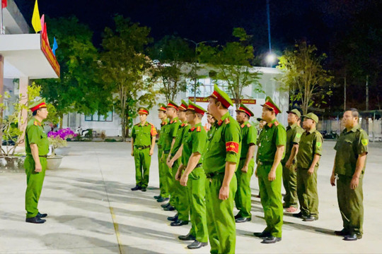 Đêm tuần tra giữ bình yên phố biển