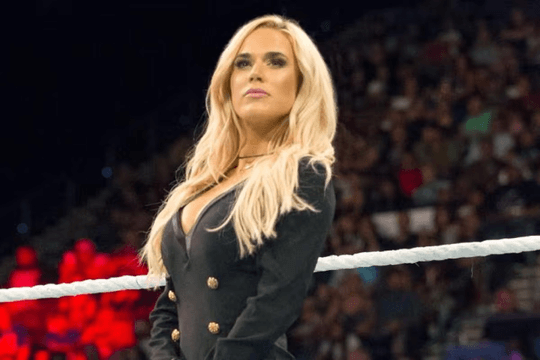 Mỹ nhân WWE CJ Perry hâm nóng World Cup 2026 bằng loạt ảnh bikini gây sốt