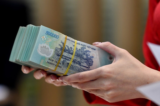 Lãi suất ngân hàng hôm nay 6/7/2026: Techcombank giảm mức cộng thêm, lãi suất cao nhất 10%/năm