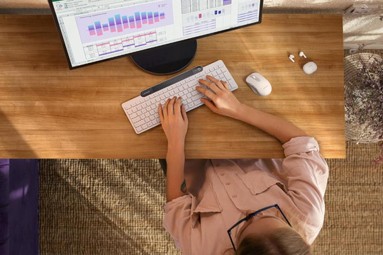Bàn phím Lenovo không dùng pin: Giải mã công nghệ tự sạc bằng ánh sáng và siêu tụ điện