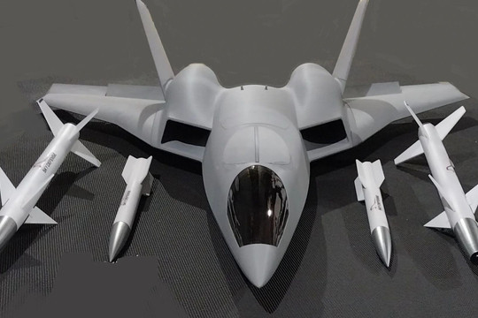 Mỹ phát triển UAV đánh chặn CobraJet in 3D đối phó drone bầy đàn