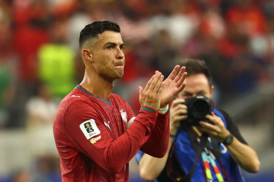 Cristiano Ronaldo và lời chia tay đầy nước mắt sau thất bại 0-1 trước Tây Ban Nha