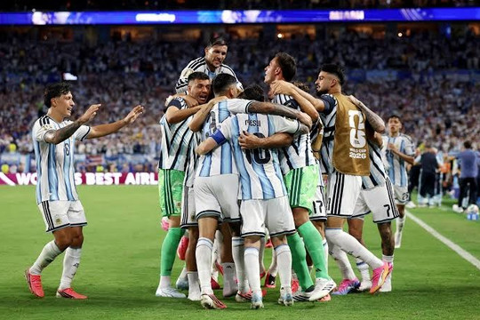 Argentina 3-2 Ai Cập: Màn ngược dòng kịch tính và cáo buộc dàn xếp cho Messi