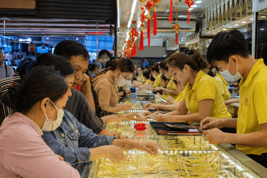Giá vàng 9999 trưa nay 8/7/2026: Bảng giá vàng SJC, BTMC BTMH, DOJI, và vàng thế giới