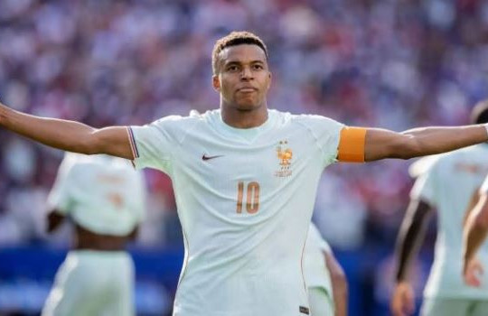 Mbappe cán mốc 20 bàn tại World Cup: Khi 'Quý ông' nước Pháp che mờ cái bóng của Messi