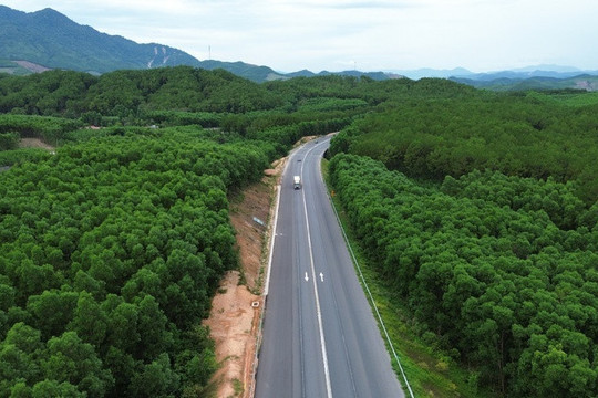 Mở rộng cao tốc La Sơn - Hòa Liên: Hoàn thành tuyến chính trước ngày 15/8