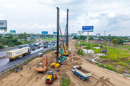 Mở rộng cao tốc TP.HCM - Trung Lương - Mỹ Thuận: Thách thức từ mặt bằng và vật liệu