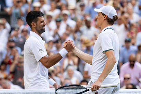 Jannik Sinner chấm dứt giấc mơ Grand Slam thứ 25 của Novak Djokovic tại Wimbledon 2026