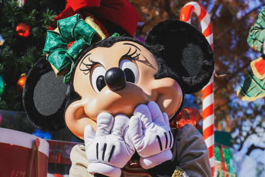 Disney+ cân nhắc ra mắt gói xem miễn phí nhằm đối đầu YouTube và giảm áp lực tăng giá dịch vụ