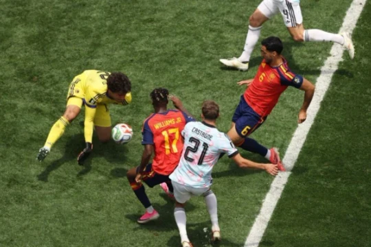 Tây Ban Nha 2-1 Bỉ: Bi kịch của Courtois và khoảnh khắc định mệnh của Mikel Merino