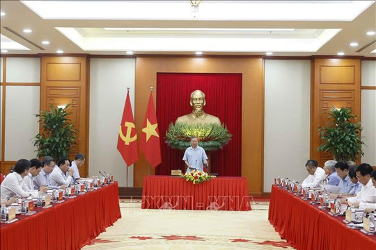 Đổi mới mô hình phát triển đất nước: Lấy con người làm trung tâm, mục tiêu và động lực