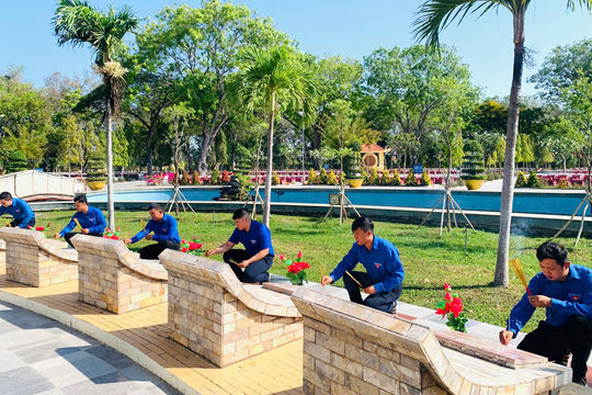 Những người giữ màu xanh tri ân