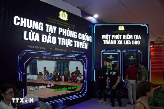 Nhận diện bẫy lừa đảo trực tuyến qua triển lãm “Bức tường An ninh mạng”