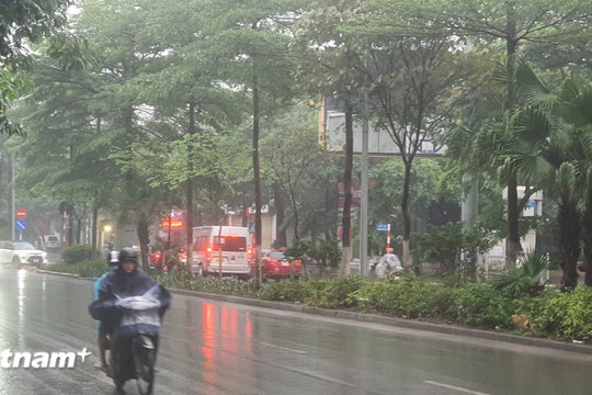 Thời tiết ngày 13/7: Mưa rào và dông tiếp diễn tại nhiều khu vực trên cả nước