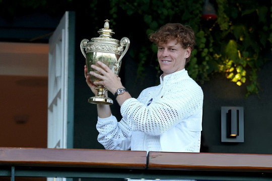 Jannik Sinner bảo vệ thành công ngôi vương Wimbledon 2026, nhận thưởng kỷ lục 4,8 triệu USD