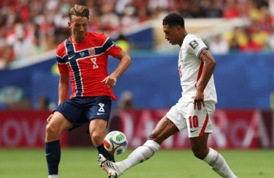 MU nhắm Sander Berge làm đối trọng hoàn hảo sau khi thương vụ Ederson đổ bể