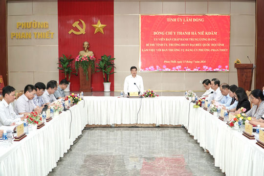 Bí thư Tỉnh ủy Lâm Đồng Y Thanh Hà Niê Kđăm làm việc với phường Phan Thiết