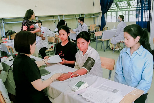 Nỗ lực chăm sóc sức khỏe toàn dân nơi vùng sâu Tà Năng