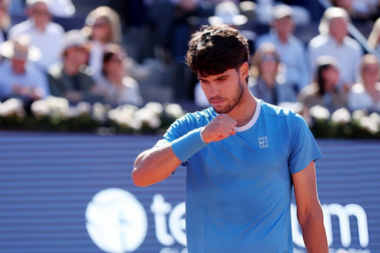 Carlos Alcaraz mất ngôi số 2 thế giới: Hồi chuông báo động trước thềm US Open 2026