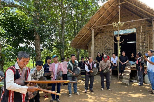 Krong No communities embrace a new way of life