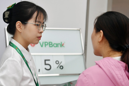 Lãi suất ngân hàng ngày 15/7/2026: 15 đơn vị niêm yết chạm trần 4,75% kỳ hạn 1 tháng