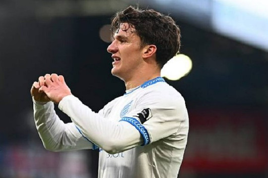 Arsenal đẩy nhanh thương vụ Christos Tzolis: Mảnh ghép hoàn hảo thay thế Trossard