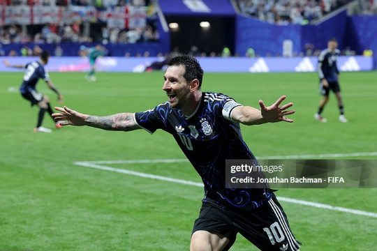 Argentina ngược dòng hạ Anh 2-1 vào chung kết World Cup: Messi kiến tạo đẳng cấp phút 90+2
