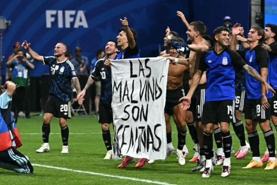 Argentina bảo toàn lực lượng cho chung kết World Cup; Tielemans lý giải việc chọn MU