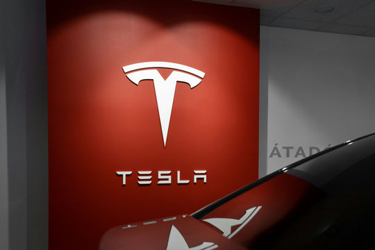 Minh oan cho FSD: Dữ liệu NTSB xác nhận tài xế Tesla đạp lún ga ngay trước vụ tai nạn thảm khốc