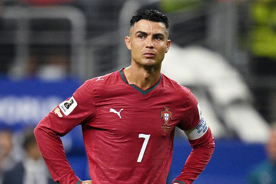 Cristiano Ronaldo và vũ điệu cuối cùng: Ngày chia tay tuyển Bồ Đào Nha đã cận kề?
