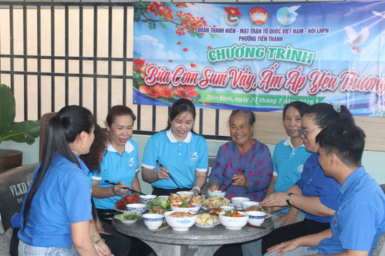 Ấm áp những “Bữa cơm cùng mẹ”