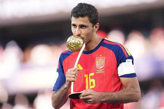 Rodri giành Quả bóng vàng World Cup 2026: Chiến thắng của tập thể hay sự bất công với Messi?