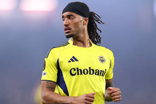 Archie Brown: "Cỗ máy" hành lang trái và sứ mệnh kế thừa Luke Shaw tại Man Utd