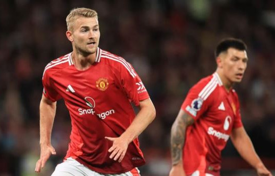 Manchester United và bài toán trung vệ: Đi tìm những dòng máu bền bỉ cho hàng thủ của Michael Carrick