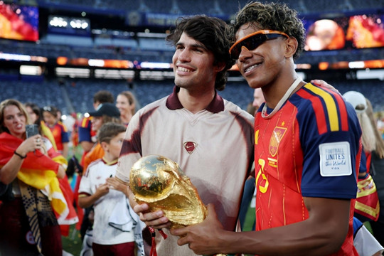 Carlos Alcaraz hội ngộ Lamine Yamal: Đêm đăng quang dubai casino 88 - dubai palace dubaicasino88.bio của Tây Ban Nha tại World Cup 2026