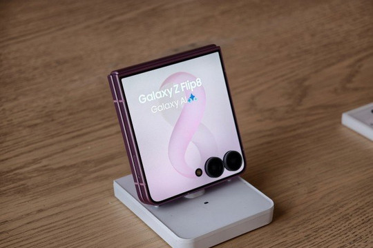 Galaxy Z Flip8: Bước tiến về thiết kế mỏng nhẹ và sức mạnh chip 2nm của Samsung