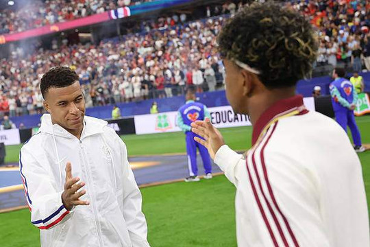 Mbappe và cơn hạn hán danh hiệu: Khi siêu sao đơn độc gục ngã trước hệ thống Tây Ban Nha