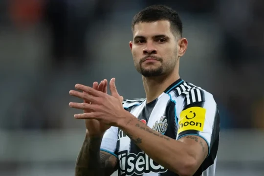 Arsenal đạt thỏa thuận cá nhân với Bruno Guimaraes nhưng vấp phải rào cản 70 triệu bảng