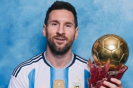 Ý tưởng trao Siêu Quả bóng vàng cho Messi và tiết lộ về tương lai tại tuyển Argentina